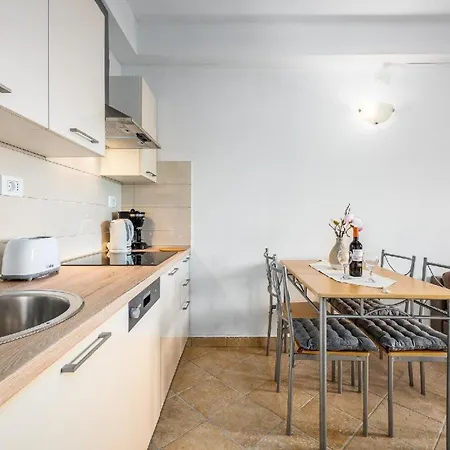Fuer 3 Personen Ca 35 Qm In Drenje, Istrien Bucht Von Rasa * 拉宾